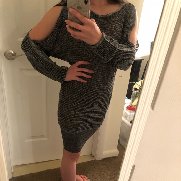 Bebe metallic cold shoulder tunic - Picture 7 of 8